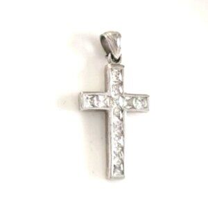 Gorgeous Vintage Sterling Silver 925 Princess Cut Cubic Zirconia Cross Pendant